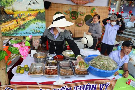  Quang Linh 的越南美食盛宴，揭開星光背後的美味秘密！